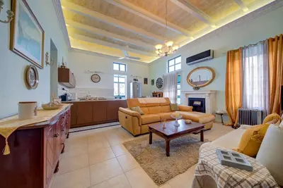 Image de A central authentic Townhouse with Rooftop Bliss