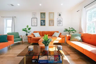 Image de 5 Mins to Downtown Chi Sleeps 10 - Parking + Games