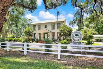 Image de Historic McIntosh Manor