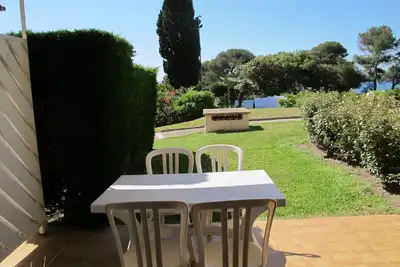 Image de Studio cabine en rez de jardin au pied des criques