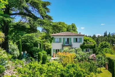 Image de Villa de charme avec Piscine & Vue panoramique Centre-ville d'Aix-en-Provence