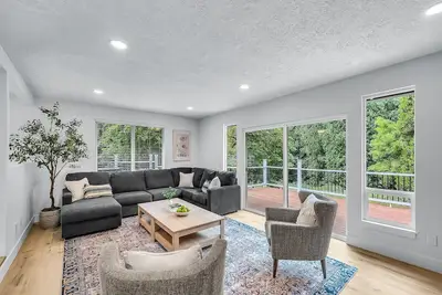 Image de Spacious 5-bedroom 8-bed house in tranquil Boring Oregon with WiFi, Ac