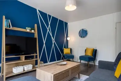 Image de Fully kitted, 4br w/Parking, private Garden, Wi-Fi, Near City, Stadiums & Airport