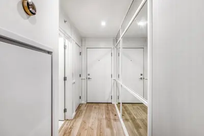 Image de One bedroom on 17 ave. Stampede grounds