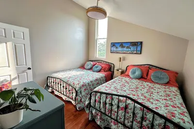 Image de Poolside 2-bedroom Apartment Near Zoo and Children’s Hospital