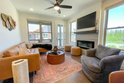 Image de Mountain Chalet 12 I Private Hot Tub I Views I Discounted Attractions