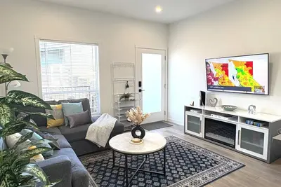 Image de Brand-New! Tranquil Escape – Near Ski Resorts, Lakes, Wineries, Golf & Trails