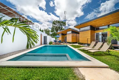 Image de Sunny condo with patio views, gated pool & patio lounge, outdoor grill & cool Ac