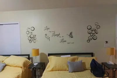 Image de Wonderful 3-bedroom apartment in Forest Hills next to all