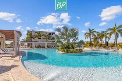 Image de Quadrant 206: Pool, Gym & Padel – Walk to Beach!