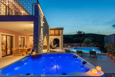 Image de Holiday home Villa Vrbnik by Villas guide