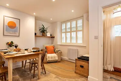 Image de Courtyard Cottage by Interhome