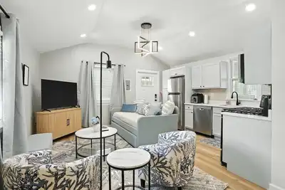 Image de Beacons' Nest – Valpo U, Downtown & Dunes