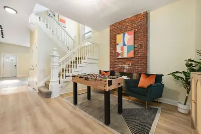 Image de Games+Netflix+Bbq+Free Parking Near Bakery Square