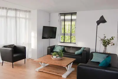 Image de House on the waterfront and 5min walk from the IJsselmeer