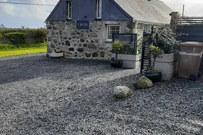 Image de Y Beudy, Llyn Peninsula. Barn Conversion. Abersoch, Pwllheli Porthdinllaen, Hot Tub.