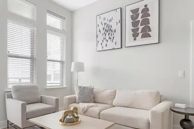 Image de Landing | Spectacular 2bd, Gym, Yoga Studio