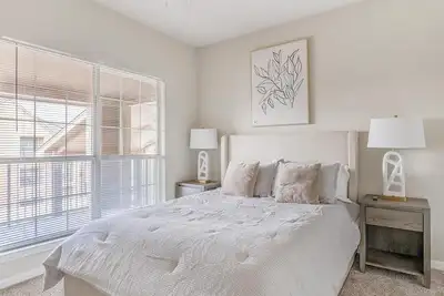 Image de Landing | Stylish 2bd, Pool, Gym