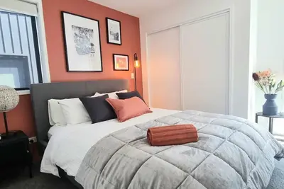 Image de Brand New Luxury Cbd 3 Bedroom Apartment