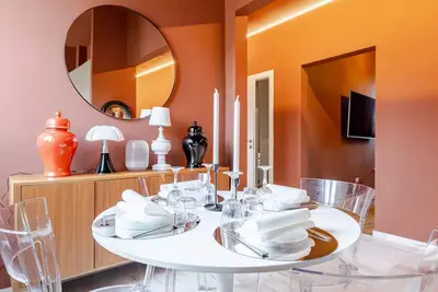 Image de Luxury Apartment Nestled in Florence's center with a view on the reviver side.