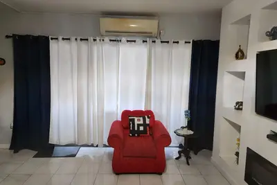 Image de Cozy 2 Bedroom Condo in Kingston