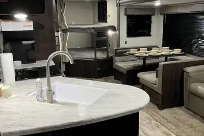 Image de Cozy Rv in Pleasant Hanford with Ac, WiFi