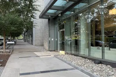 Image de Cozy 2-bedroom apartment in charming McLean with Ac, WiFi, fitness room