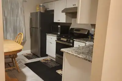 Image de Charming 3-bedroom house shared common areas\nAC, WiFi, in delightful Elizabeth.