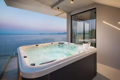 Image de Elysian Shore Villa - Beach front - private pool - private beach - Sea views