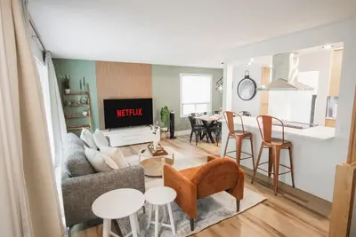 Image de Play & Stay • Downtown Sleeps 10