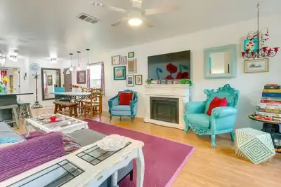 Image de Bright Georgetown Gem N/ Blue Hole Park w/ Swings