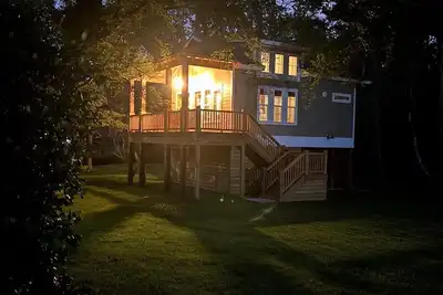 Image de Brand New Custom 1br 1ba Cozy Creekside Cottage on Wilmington's Cross City Trail