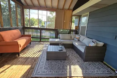 Image de Cozy Home with  Big Porch near Downtown and Zoo