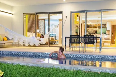 Image de Make Waves in Cancun: Thrilling Adventures and Relaxation Combined.