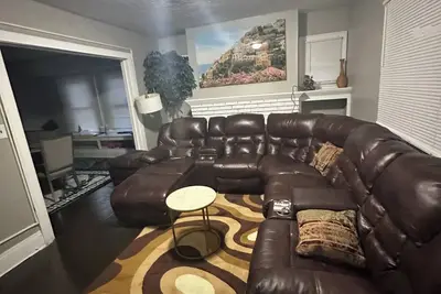 Image de Cozy and Spacious 4-bedroom house in fabulous Cleveland with Ac, WiFi