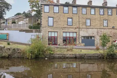 Image de Canal Side, romantic, with a garden in Skipton