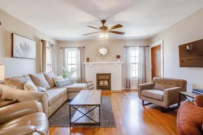 Image de Historic 1929 2-bedroom 2 bathroom home walking distance from Texas Tech!