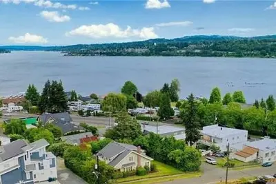 Image de White Serenity w/Water View: Spacious 5br/3ba by Seattle/Renton/Seatac