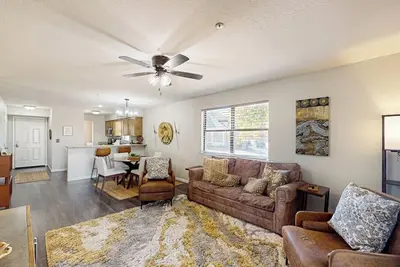 Image de Relax in Style at Silver Linings – A 2br/2ba Pointe Royale Retreat in Branson!