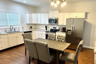 Image de American Pharoah Cottage | 3br Downtown Versailles