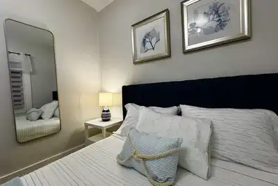 Image de Charming 2-bedroom bungalow minutes from beautiful beaches of  Anna Maria Island