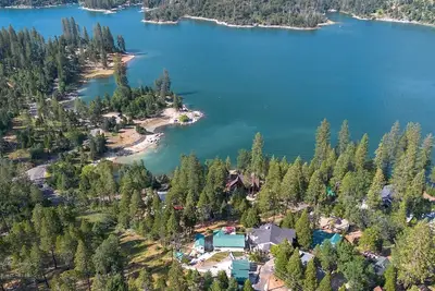 Image de Lakeview Home Retreat with Boat slip/Rv carport & Game Room/ Dog Friendly!