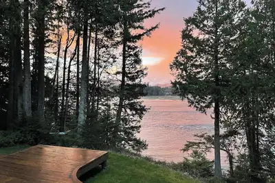 Forest and ocean 4-bedrooms design house