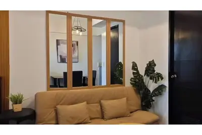 Image de Luxhomme Condo 3 chambres avec balcon et vue sur la ville et les montagnes