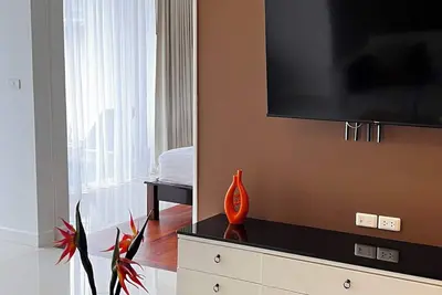 Image de 2-bedroom apartment 127м² with a balcony 300m from the sea