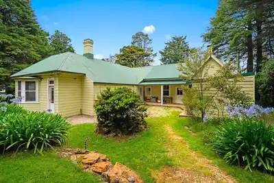 Image de Rostherne House - Old-Worldly Estate, 5 Bedrooms, 2 Bathrooms, Fireplaces, Bath, Ping-Pong, Pet-Friendly