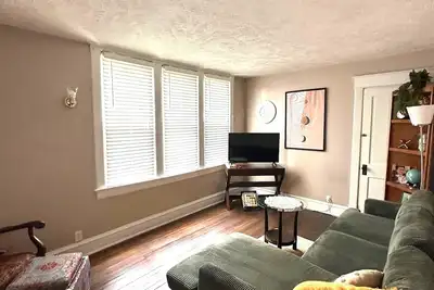 2br Upper Condo in Excellent Area