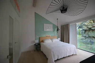 Image de Maison de vacances '120 m² Maison d’architecte' avec terrasse privée, Wi-Fi et climatisation