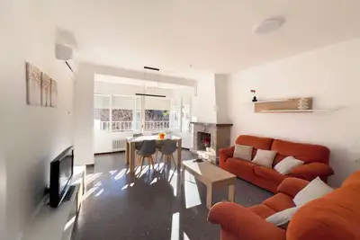 Image de Bright apartment in Figueras 5 minutes from the Dali museum