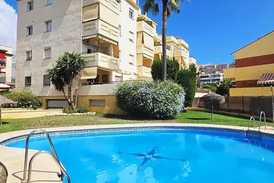 Image de Sunny Terrace Penthouse -sea view -parking- next to train -15 min Malaga airport